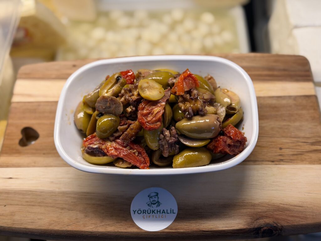 Akdeniz Mix Çekirdeksiz Yeşil Zeytin