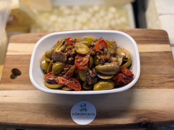 Akdeniz Mix Çekirdeksiz Yeşil Zeytin